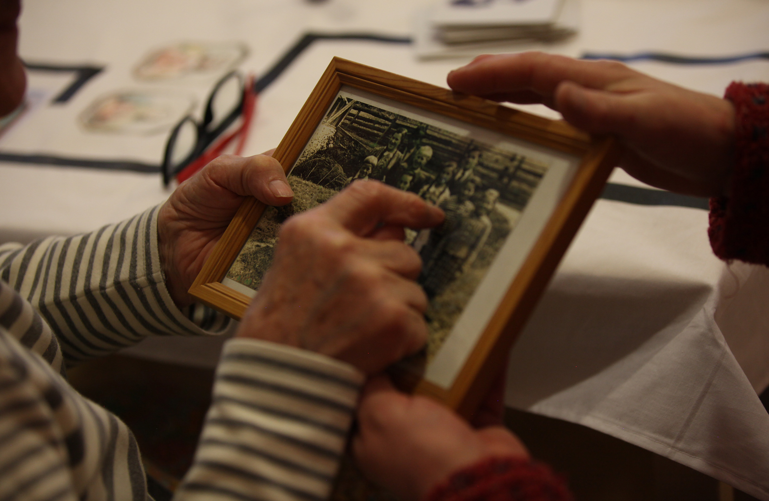 LS24_c_Den-Blick-ueber-die-Schulter-werfen_uniT