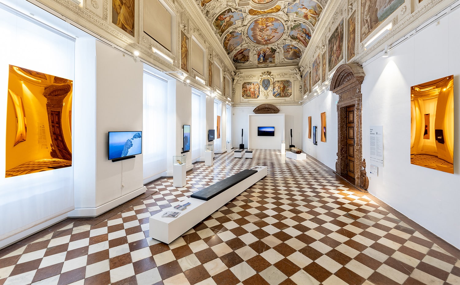 LS24_Signal_Ausstellung_00_c_Nikola_Milatovic